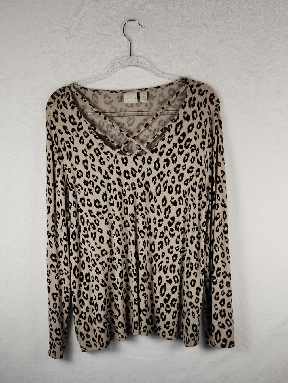 Chico's Cheetah Print Stretch Knit Cage V Neck Top Long Sleeve. Size 3 / XL‎